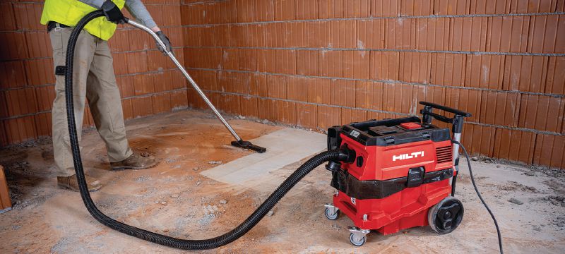 VC 5M M-class construction vacuum Powerful construction vacuum with power outlet for daily jobsite clean ups (wet & dry), 20l tank Applications 1